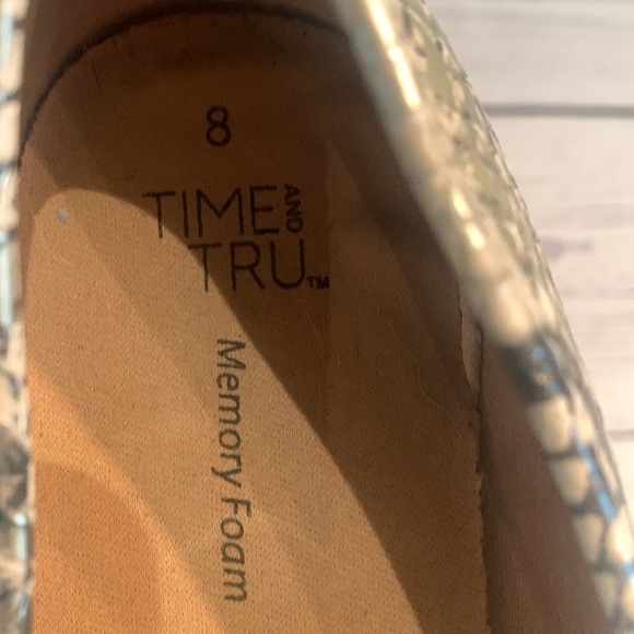 Time and Tru sneakers - Picture 6 of 7